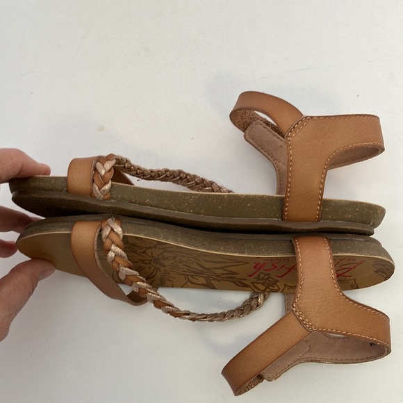 Blowfish Malibu Kids Girl’s Braided Flat Sandals, Size 3, Tan w Rose Gold Braid - Picture 6 of 8